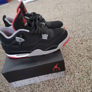 Jordan 4 "BRED" 2019 ...practically new.